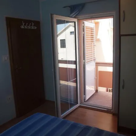 Lela Apartment *