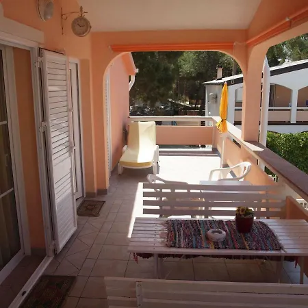 Lela Apartment *