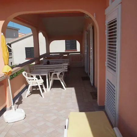 Apartment Lela *
